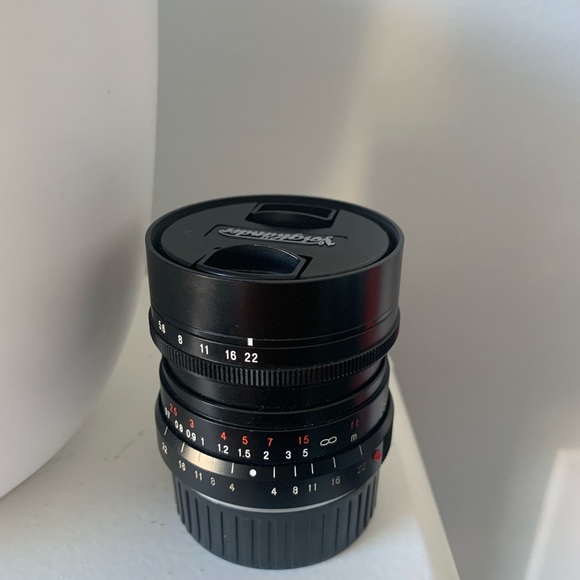 Vöigtlander 28mm F2 Ultron Lens for Leica M Mount - Picture 3 of 4